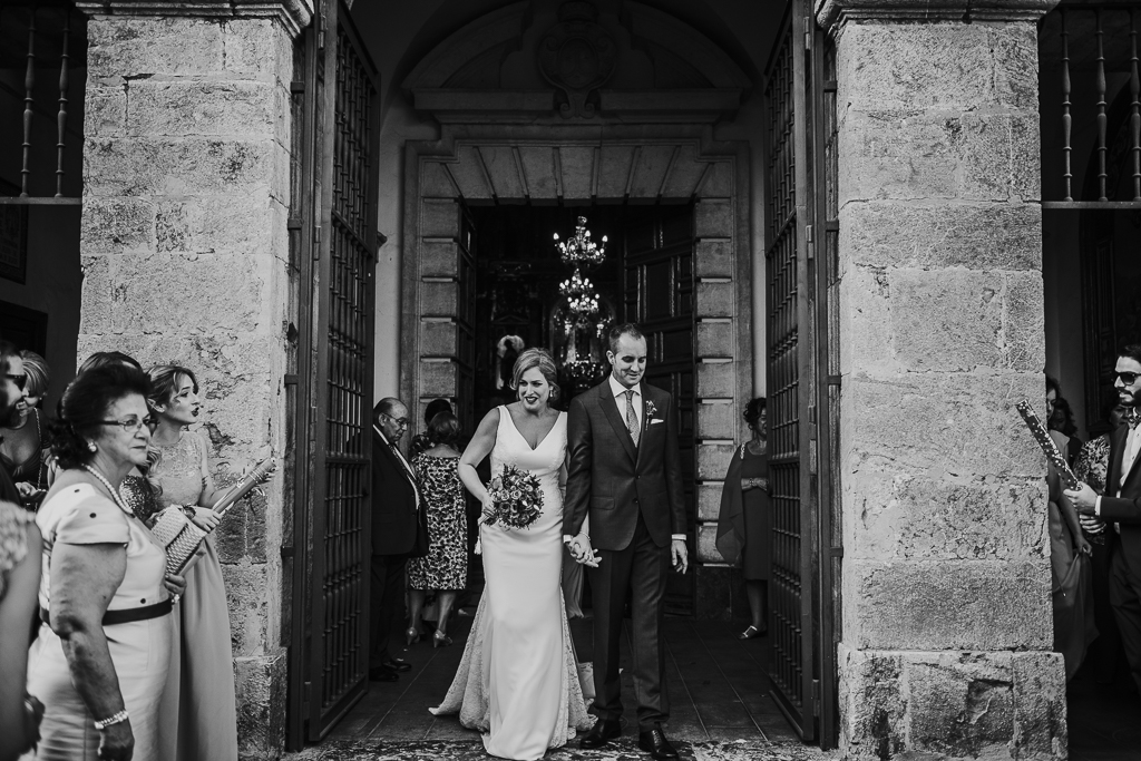 fotografía de boda, fotógrafos de bodas córdoba, bodas Córdoba, novias, Iglesia de San Cayetano, salida novios arroz