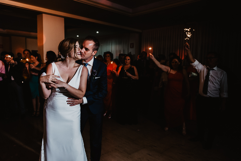 fotografía de boda, fotógrafos de bodas córdoba, bodas Córdoba, novias, Hotel NH Córdoba Guadalquivir, Hesperia Córdoba, Baile