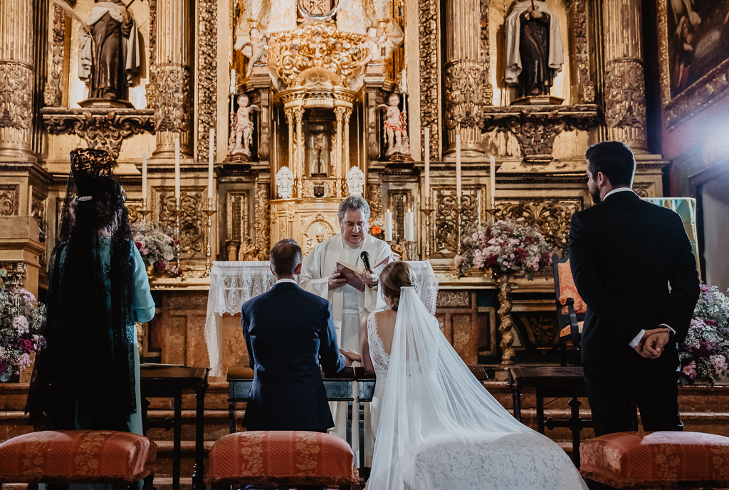 fotografía de boda, fotógrafos de bodas córdoba, bodas Córdoba, novias, Iglesia de San Cayetano