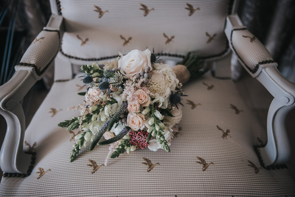 Carpe fotografía, preparativos novia, Parador de la Arruzafa, Parador de Córdoba, Bodas en Córdoba, Fotógrafos de Córdoba, fotografía de boda, Bodas en el parador de la arruzafa, novias con encanto, ramo de novia