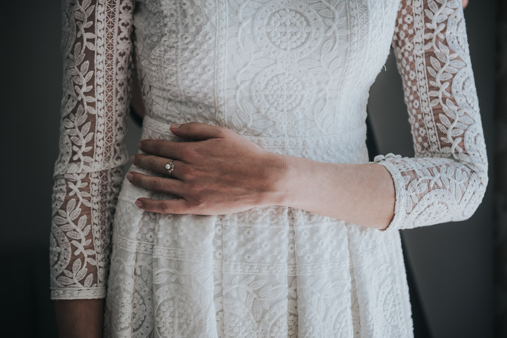 Carpe fotografía, preparativos novia, Parador de la Arruzafa, Parador de Córdoba, Bodas en Córdoba, Fotógrafos de Córdoba, fotografía de boda, Bodas en el parador de la arruzafa, novias con encanto, vestido novia