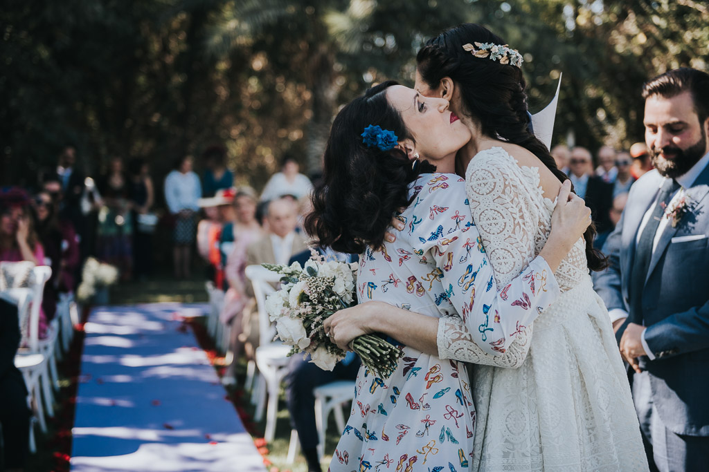 Carpe fotografía, ceremonia civil, Parador de la Arruzafa, Parador de Córdoba, Bodas en Córdoba, Fotógrafos de Córdoba, fotografía de boda, Bodas en el parador de la arruzafa, Boda civil córdoba, abrazo novia