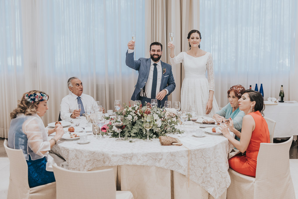 Carpe fotografía, ceremonia civil, Parador de la Arruzafa, Parador de Córdoba, Bodas en Córdoba, Fotógrafos de Córdoba, fotografía de boda, Bodas en el parador de la arruzafa, Boda civil córdoba, Banquete, brindis novios